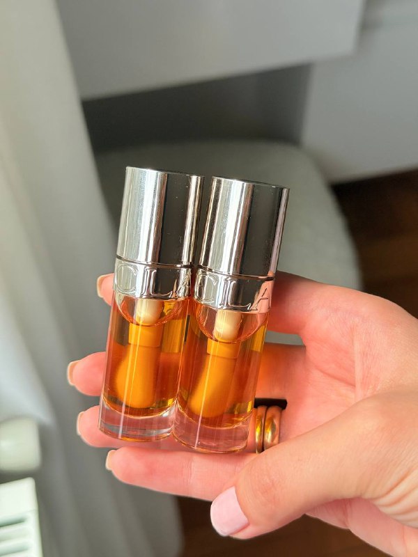 Clarins масло для губ Lip Comfort Oil оттенок honey 01 3