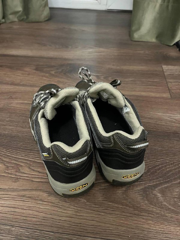 Keen hiking shoes size 40.5 2
