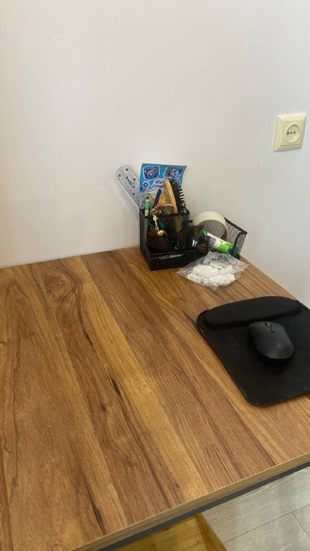 Стол 60x60, подставка для ног деревянная 2