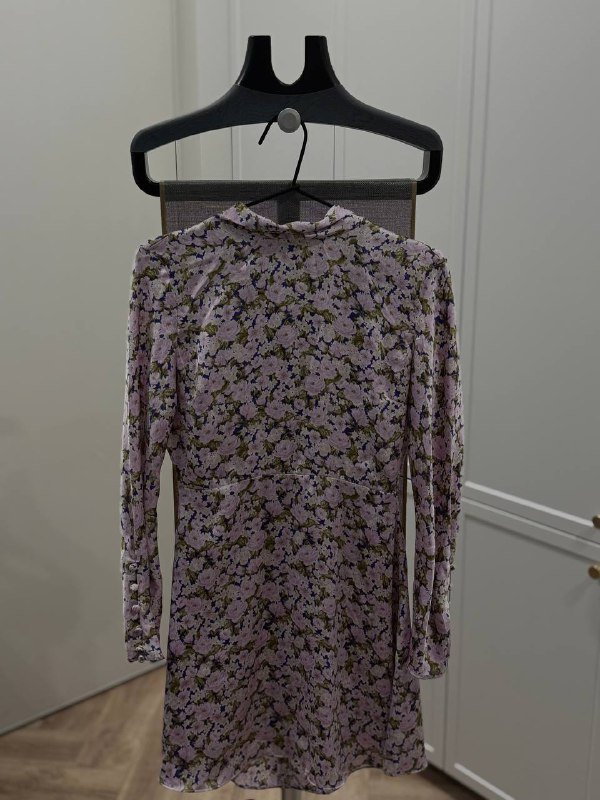 Платье ZARA сиренево-розовое с цветочным принтом XS