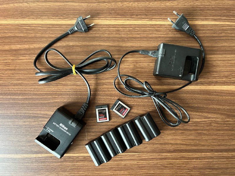 Фотоаппарат Nikon Z6 с объективом 24-70mm f2.8 и аксессуарами 2