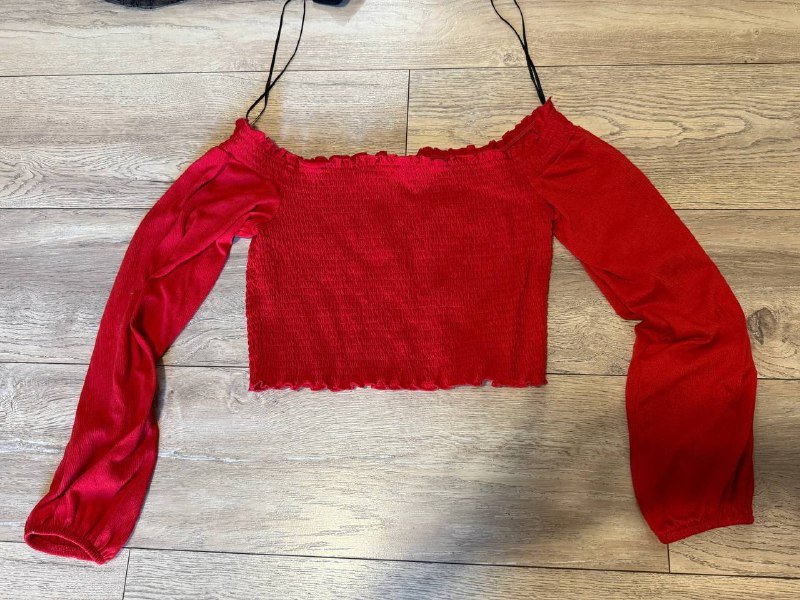 Вещи женские, размеры S и XS, купальник, топ, свитера, юбка