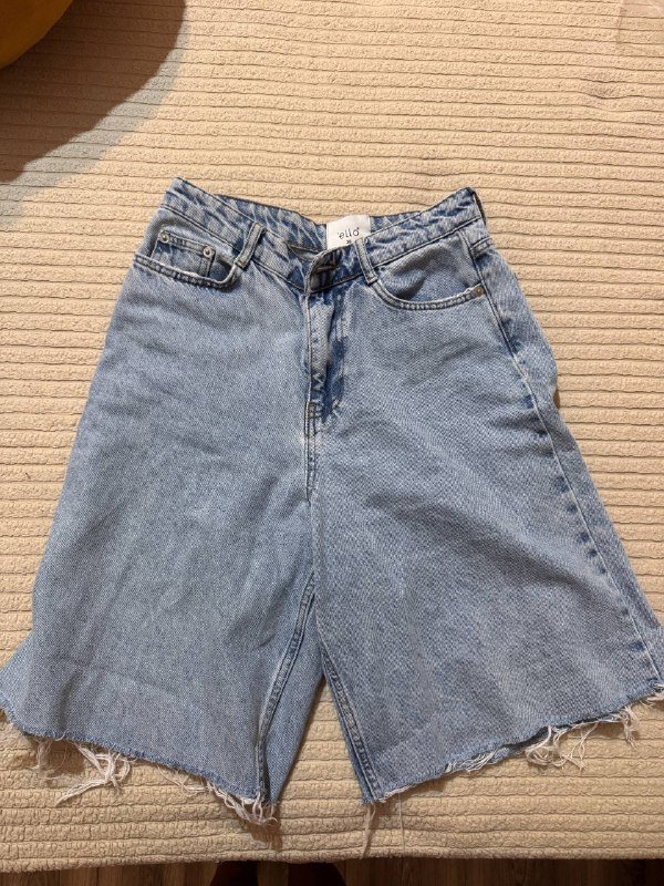 Женские джинсовые шорты 26 размера