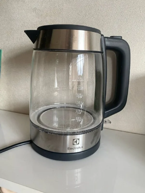 Электрический чайник Electrolux