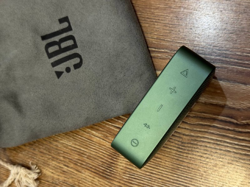 JBL GO 2 колонка, пыльник, кабель зарядки 4