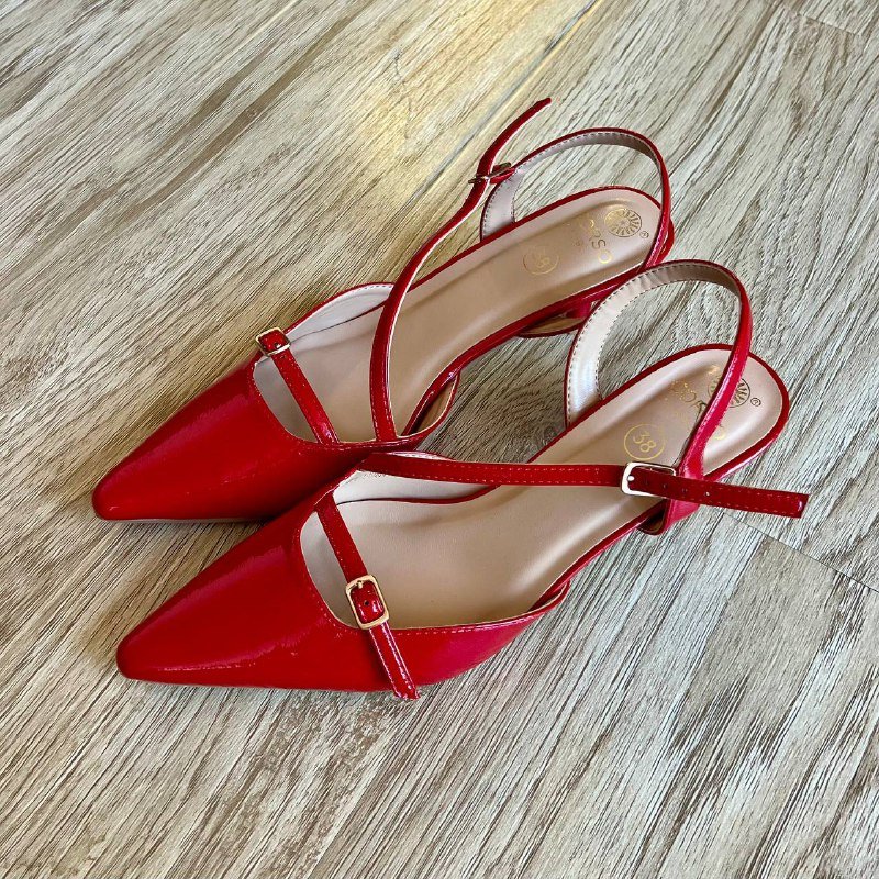 Туфли женские красного цвета