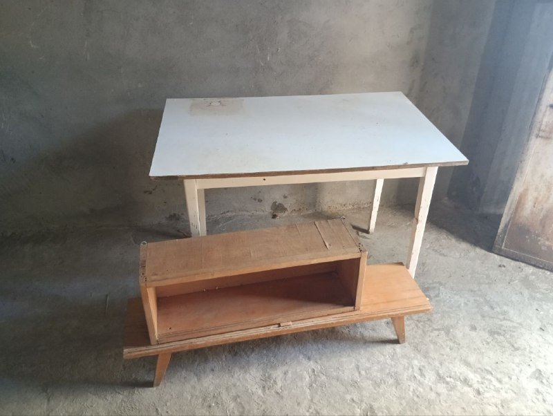 стол, скамейка, книжная полка настенная