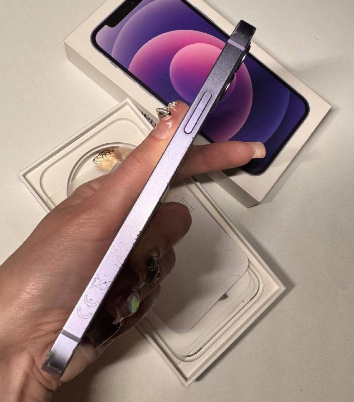 Фиолетовый iPhone 12 на 64Гб 5