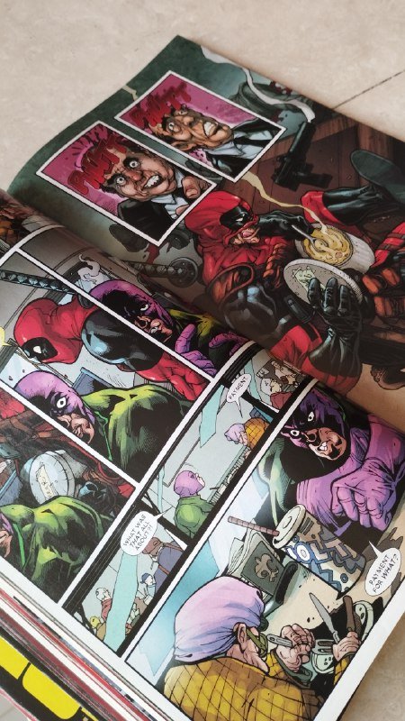 Книга комикс Marvel.1 3