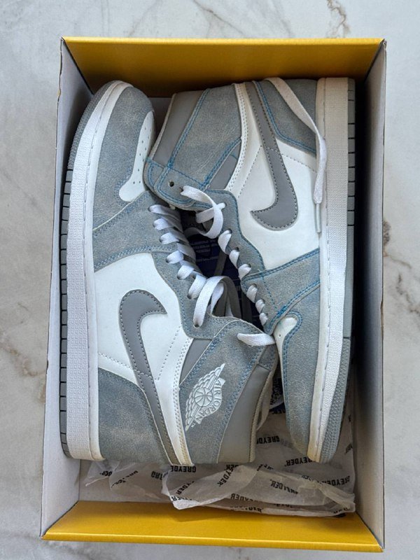 Кроссовки новые