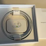 Apple AirPods Pro 2 with MagSafe Case 4