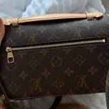 Сумка Louis Vuitton Pochette Métis East-West Monogram 3