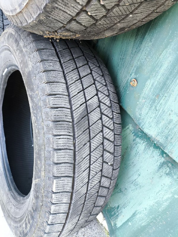 Зимняя резина Bridgestone Blizak 195/65R15 4