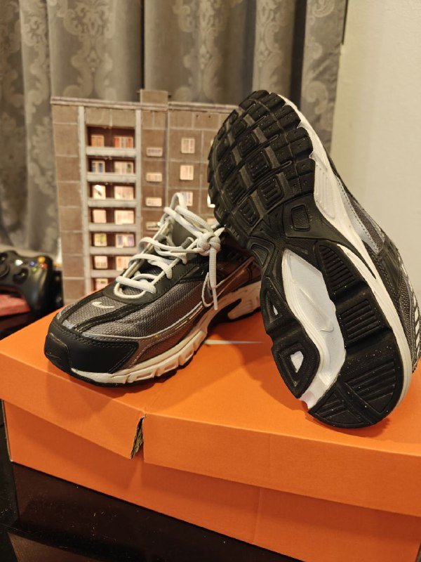 Синие джинсы uniq, черные вельветовые джинсы Levi's, леопардовые джинсы Pull&Bear, вельветовые джинсы Levi's, обувь Nike SB GT, Nike INITIATOR, Adidas YEEZY 450, Crocs Crush Clog 8