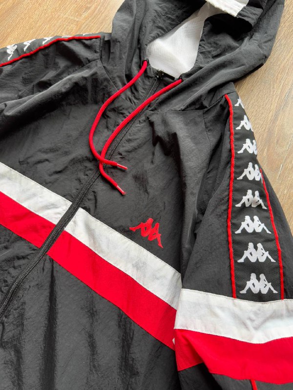 Zip-худи Juicy Couture, Куртка Kappa, Куртка Carhartt, Ботинки Dr.Marten’s, Ботинки Dockers, Куртка/Плащ Nike 2