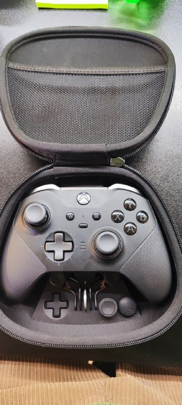 Xbox Elite Controller Series 2 3