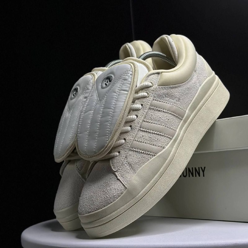 Мужские кроссовки Adidas с аксессуарами