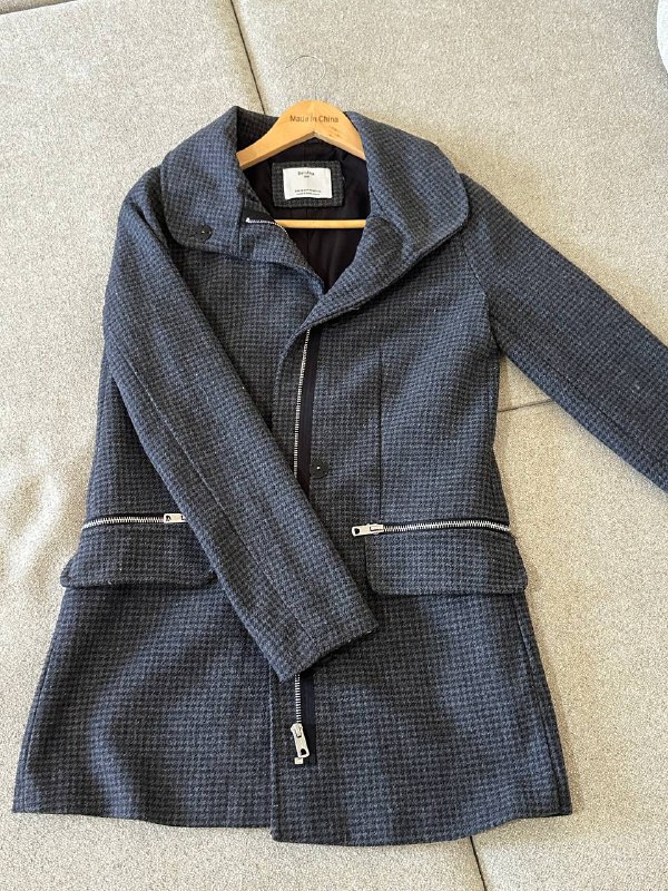 Манто молочного цвета, Манто серое, Джинсы Stradivarius 3