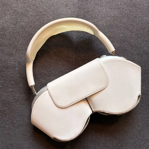 б/у AirPods Max 1-е поколение, lightning
