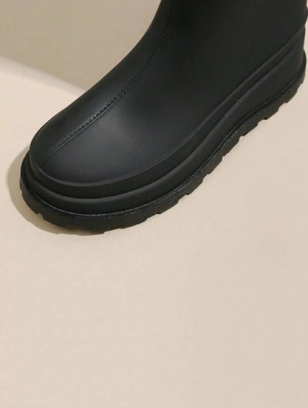 Резиновые сапоги 39–40 размера 4