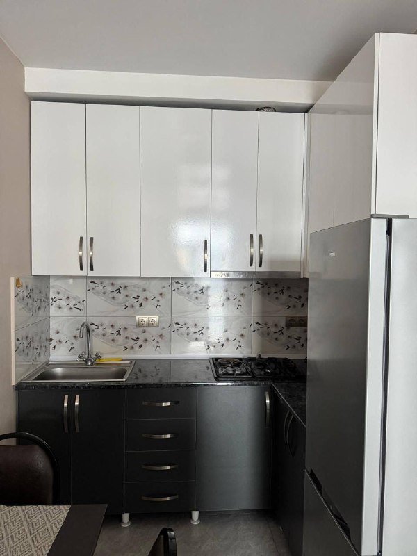 3х комнатная квартира с 2 спальнями в Батуми аренда 2