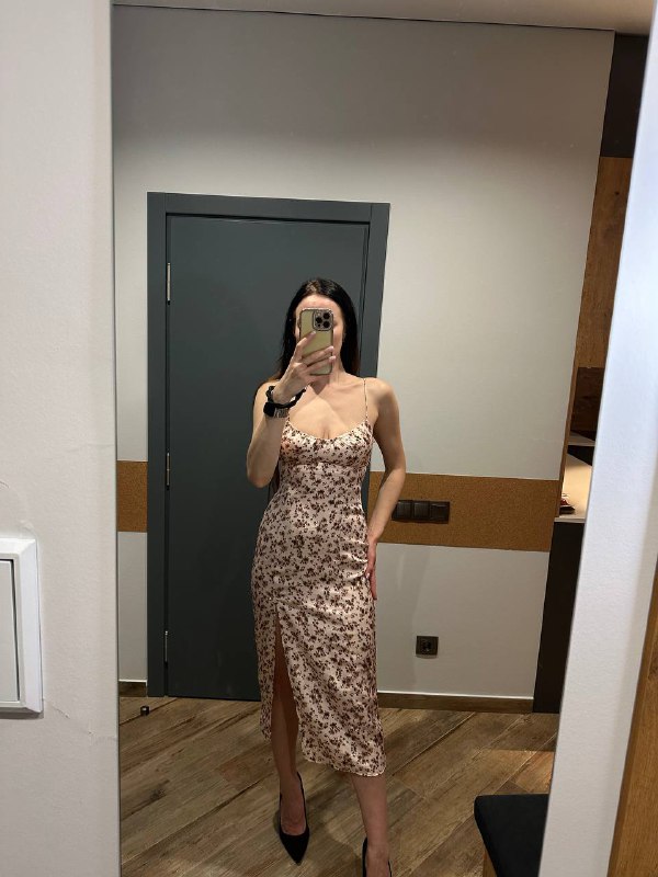 Платья Bershka, платья Zara, юбка-шорты Zara, джинсовая юбка Stradivarius, рубашка Bershka, костюм Adidas 2