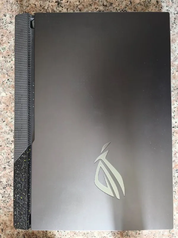 ASUS ROG игровой ноутбук 1