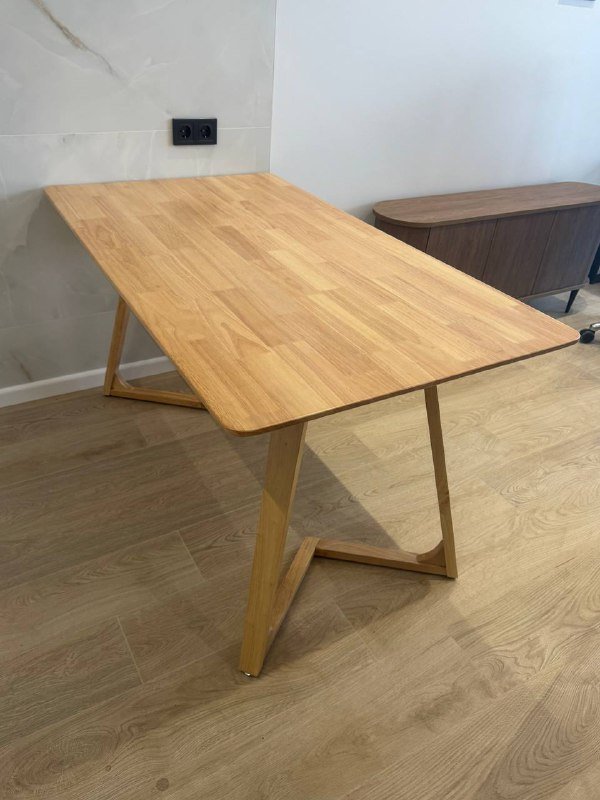 Новый деревянный обеденный стол 3