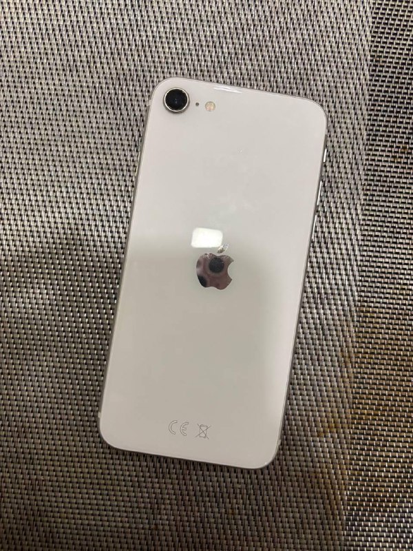 ноутбук Dell Vostro 5370, iPhone SE 2020, беспроводная мышь Lenovo 5