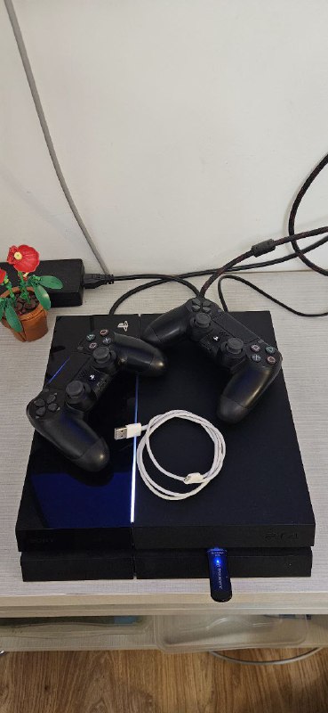 PS4 Play Station 4 500GB прошитая 2