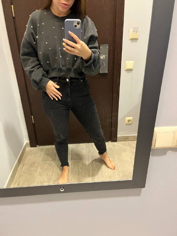 Укороченный свитшот, свитшот, куртка, сумка, парфюм, кожаный плащ, ботинки