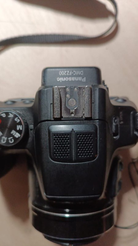 Барная стойка, лазерный уровень, фотоаппарат, комод 5