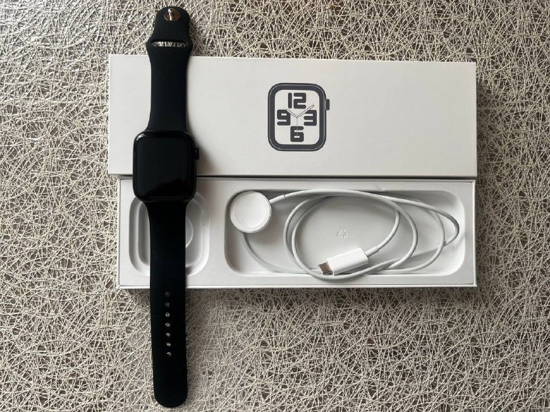 Apple Watch SE 44