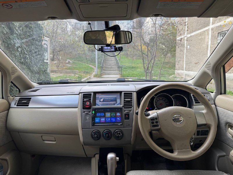 Нисан Тида 2005 1.5 5