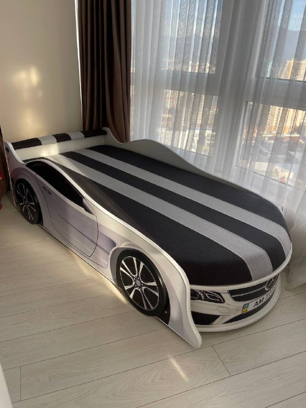 Детская кровать машинка