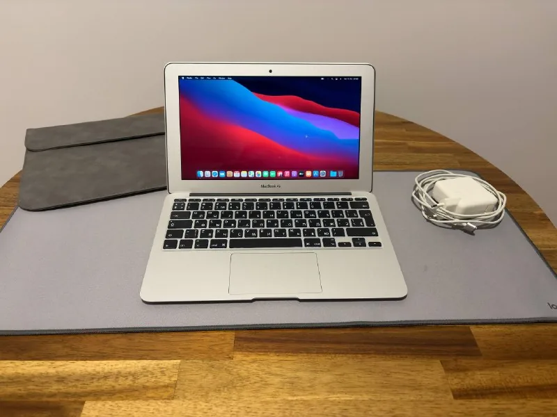 MacBook Air 11” 4/256 (Early 2014) 1