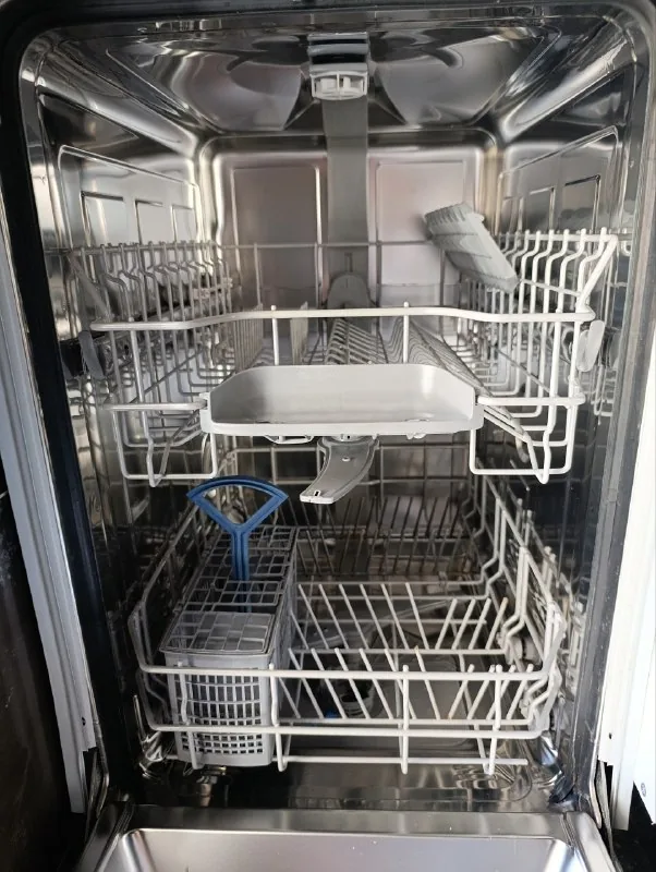 Посудомоечная машина Constructa 1