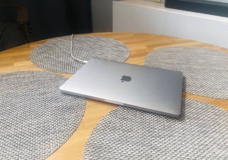 MacBook Pro 13 2019 3