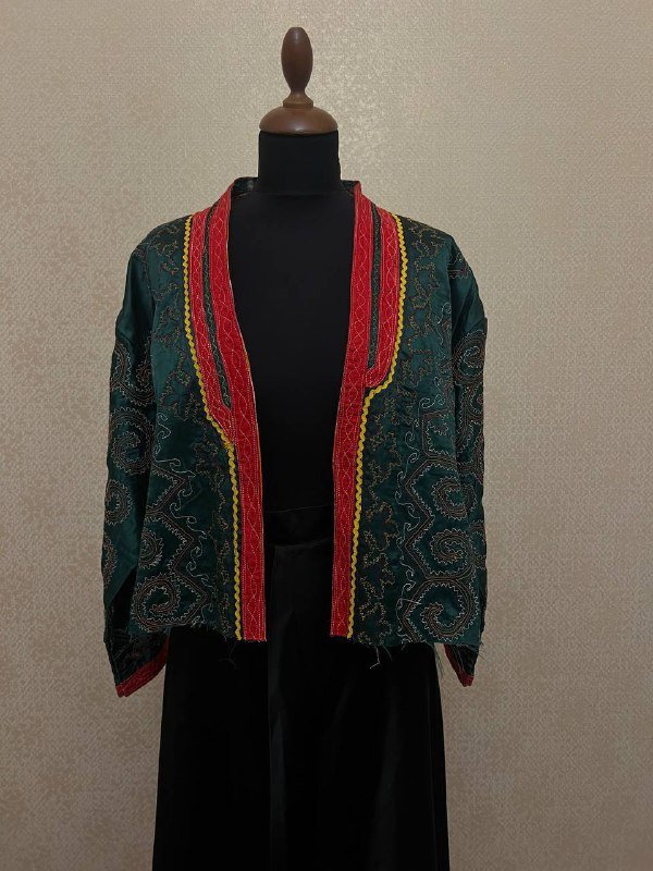 Атласная черная юбка в пол, обрезанный кафтан 2