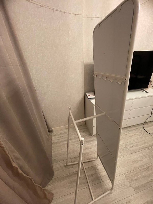 Зеркало-вешалка IKEA KNAPPER белое с крючками 3