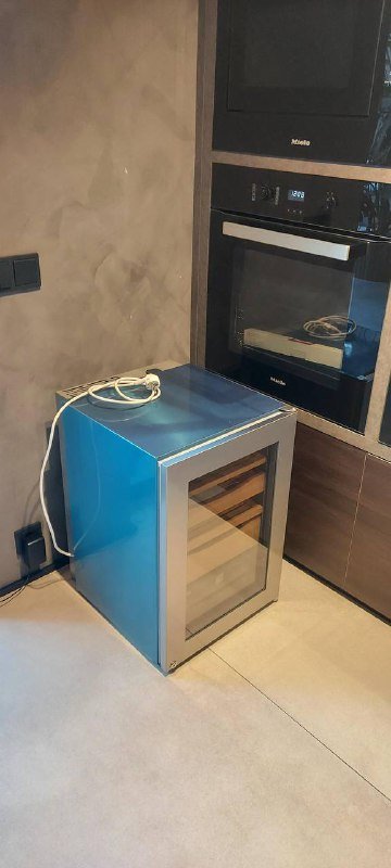 Холодильник для вина и сигар Lifkhen