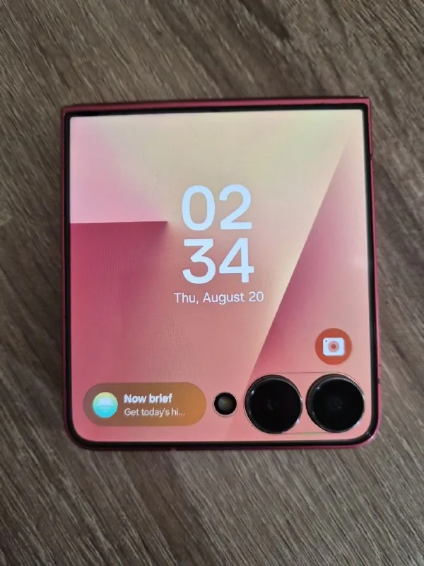 Samsung Galaxy Z Flip 7 1