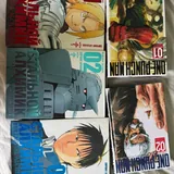 Весы, ролики с экипировкой, подгузники, пеленки, столик, книги и манга 8