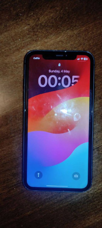 Selling a smartphone with a cracked back cover