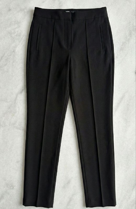 черные брюки, черные джинсы, бежевые легинсы, серое платье 2