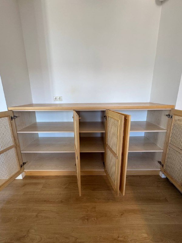 Деревянный шкаф 2