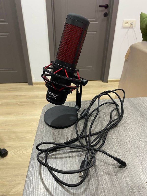 HyperX QuadCast микрофон для подкастов и стримов