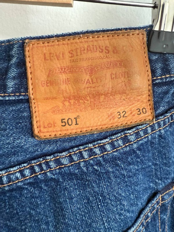 рубашка Uniqlo мужская, юбка H&M, джинсы Levi's 501 женские, джинсы Levi's 511 мужские, платье Zarina 6
