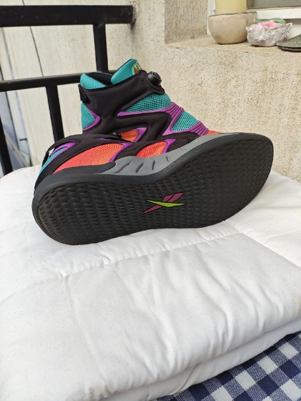 Кроссовки мужские Reebok x Looney Tunes Instapump Fury Zone 5