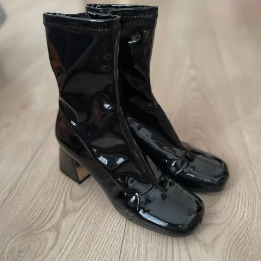 Charles & Keith полусапожки из лаковой кожи